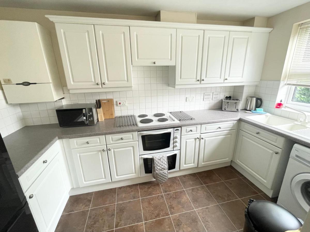 Best Price - Amazing 2 Bed 2 Bath - 4 Singles Or Super King Beds, 10 Min Walk To City Centre, 5 Minute Walk To Mayflower Theatre, Smart Tv, Ensuite, Balcony, Free Parking Southampton Exterior photo
