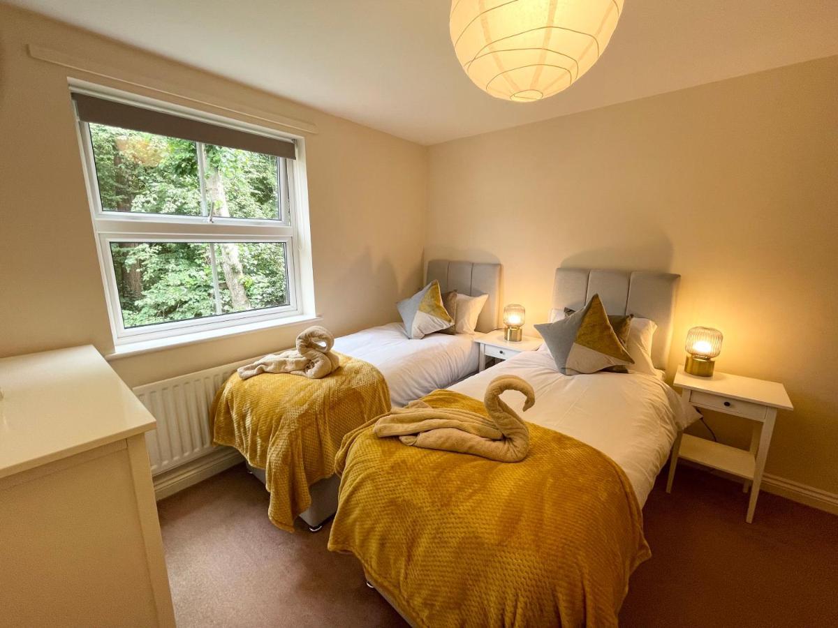 Best Price - Amazing 2 Bed 2 Bath - 4 Singles Or Super King Beds, 10 Min Walk To City Centre, 5 Minute Walk To Mayflower Theatre, Smart Tv, Ensuite, Balcony, Free Parking Southampton Exterior photo