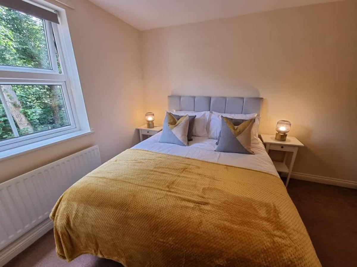 Best Price - Amazing 2 Bed 2 Bath - 4 Singles Or Super King Beds, 10 Min Walk To City Centre, 5 Minute Walk To Mayflower Theatre, Smart Tv, Ensuite, Balcony, Free Parking Southampton Exterior photo