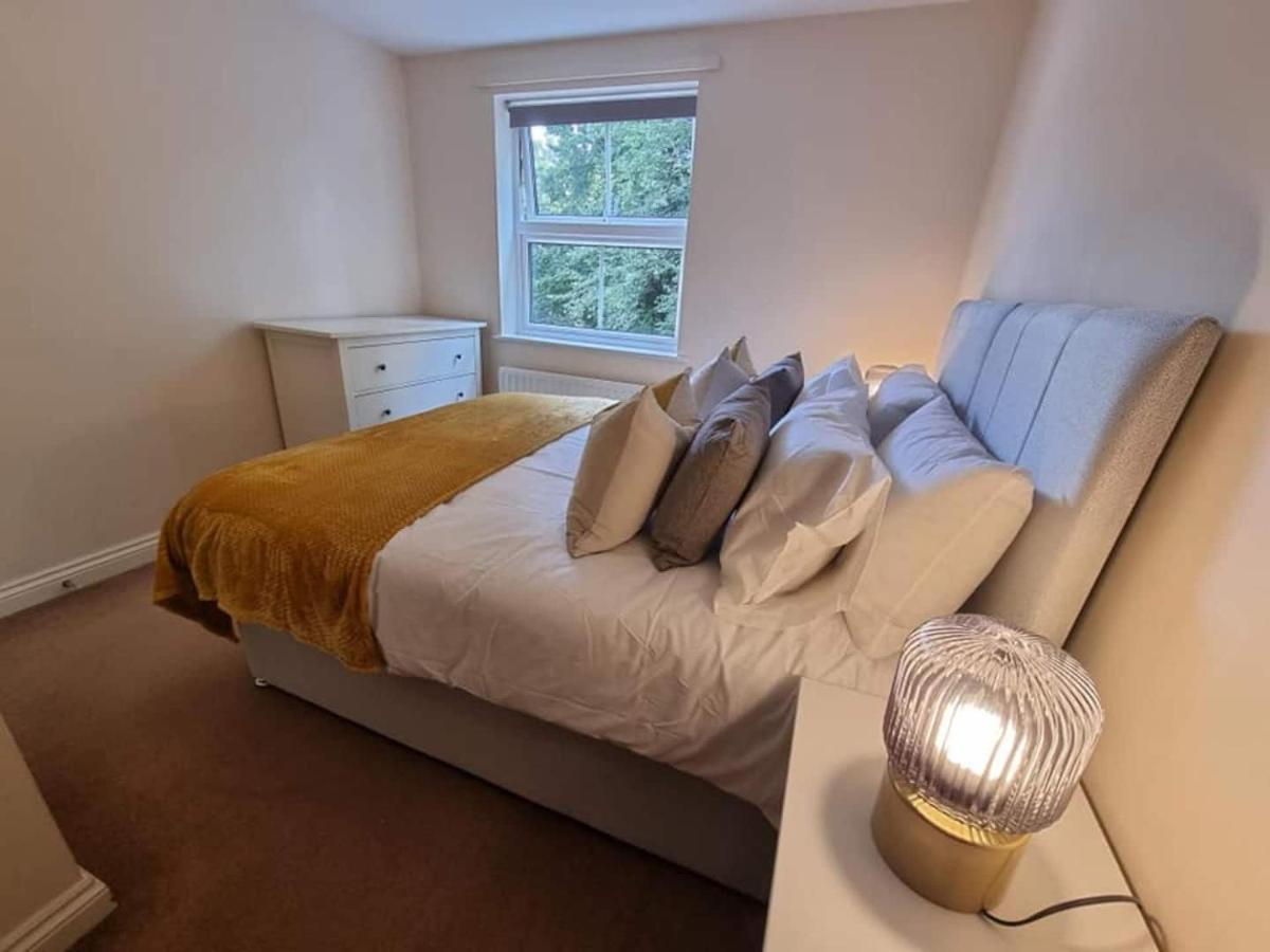 Best Price - Amazing 2 Bed 2 Bath - 4 Singles Or Super King Beds, 10 Min Walk To City Centre, 5 Minute Walk To Mayflower Theatre, Smart Tv, Ensuite, Balcony, Free Parking Southampton Exterior photo