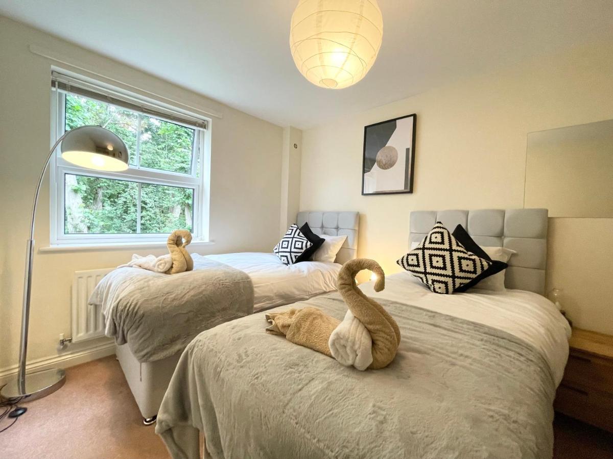 Best Price - Amazing 2 Bed 2 Bath - 4 Singles Or Super King Beds, 10 Min Walk To City Centre, 5 Minute Walk To Mayflower Theatre, Smart Tv, Ensuite, Balcony, Free Parking Southampton Exterior photo